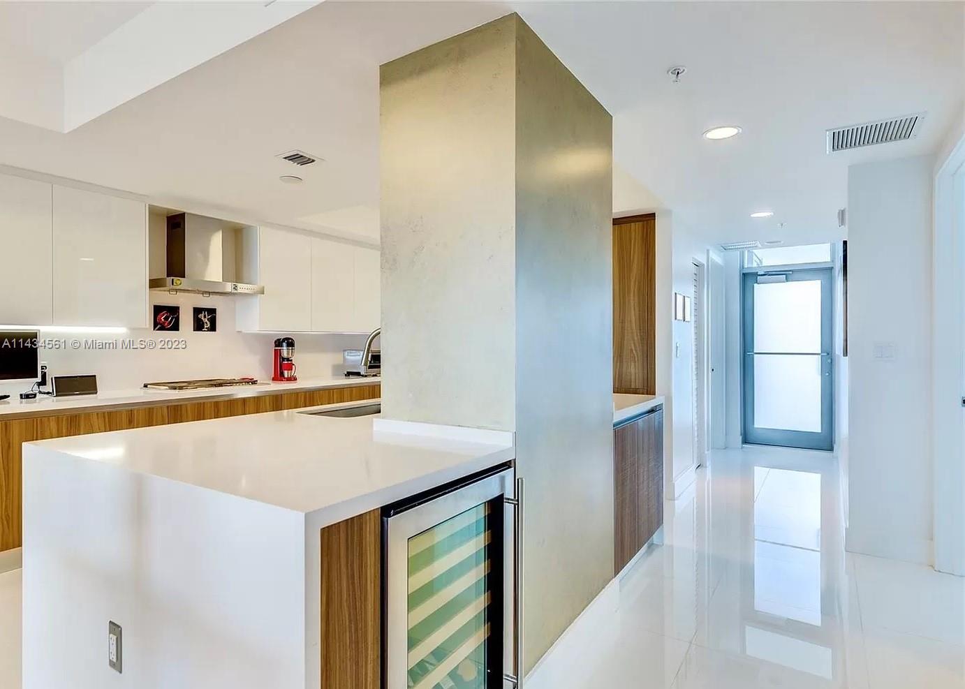 RIVA CONDOMINIUM - Residential Lease