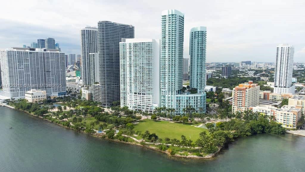 Property for Sale at 1900 N Bayshore Dr 2018, Miami, Broward County, Florida - Bedrooms: 2 
Bathrooms: 3  - $690,000