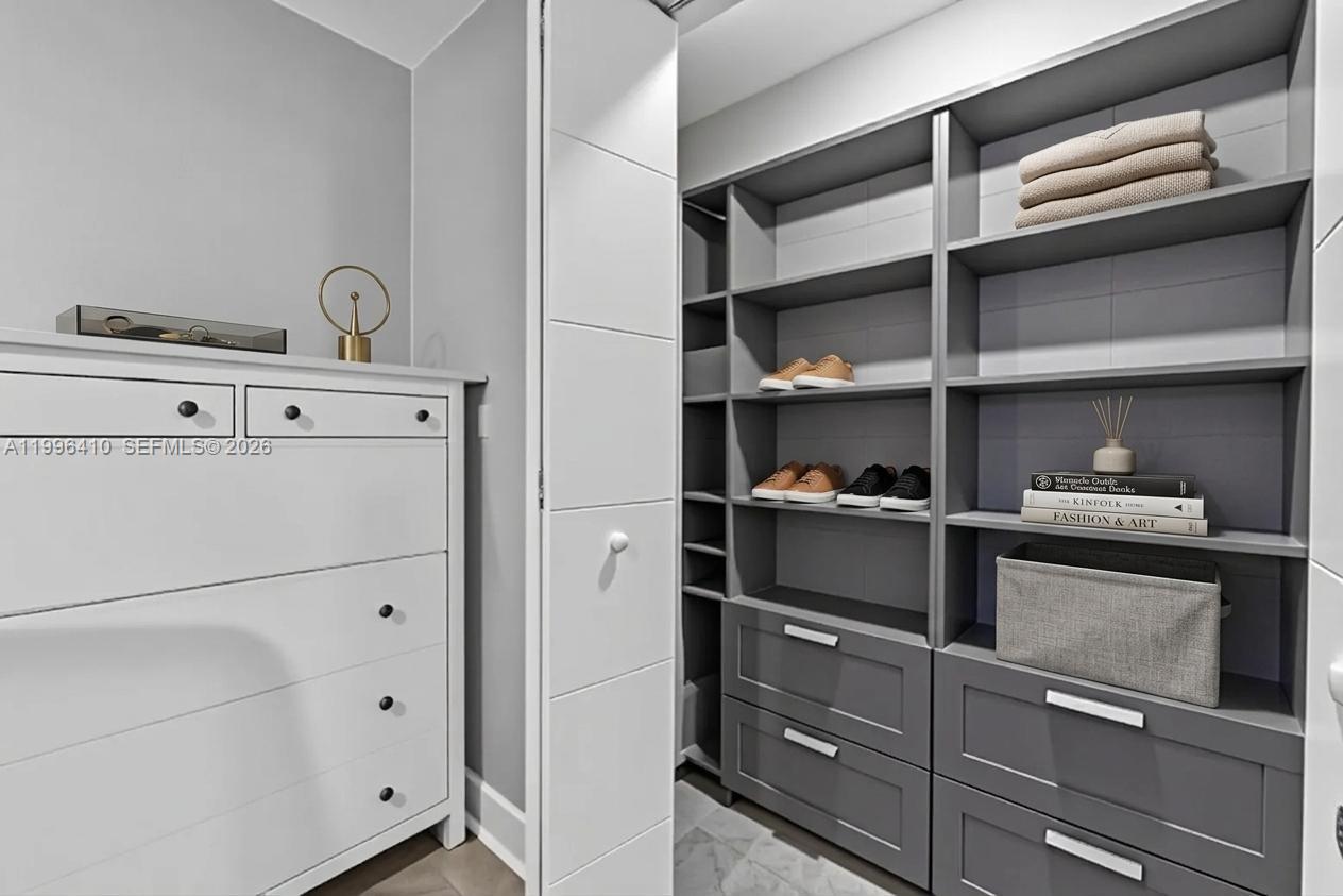 LAKES OF ACADIA UNIT 5, T - Residential