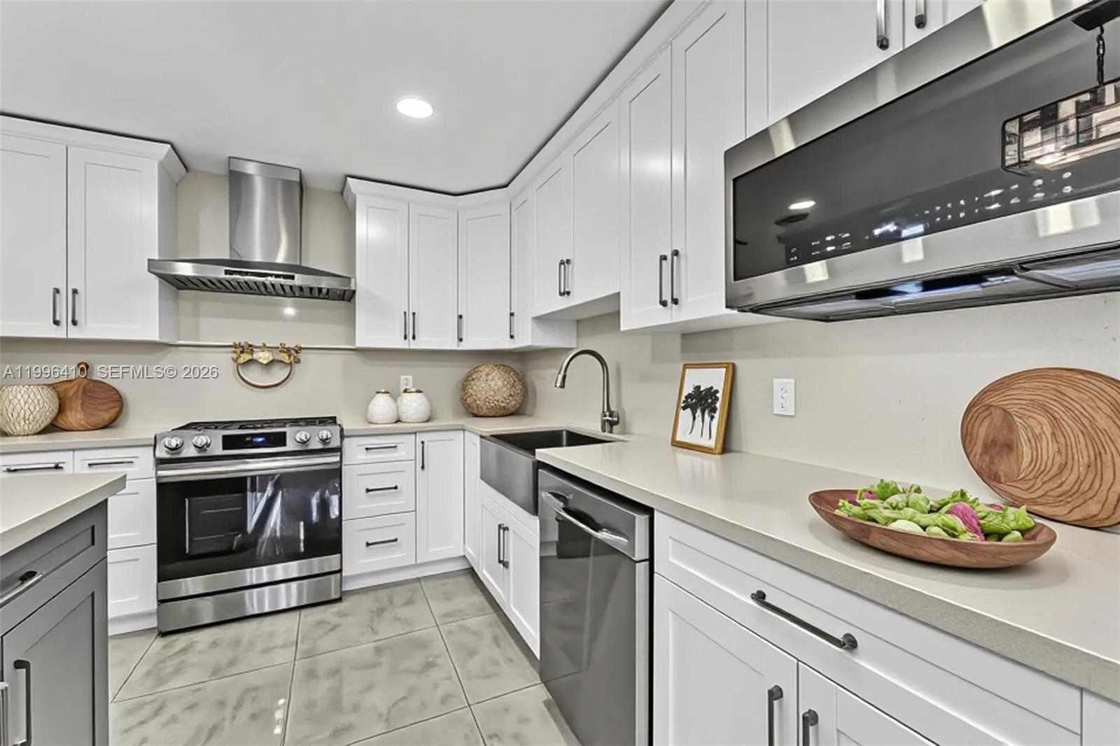 LAKES OF ACADIA UNIT 5, T - Residential