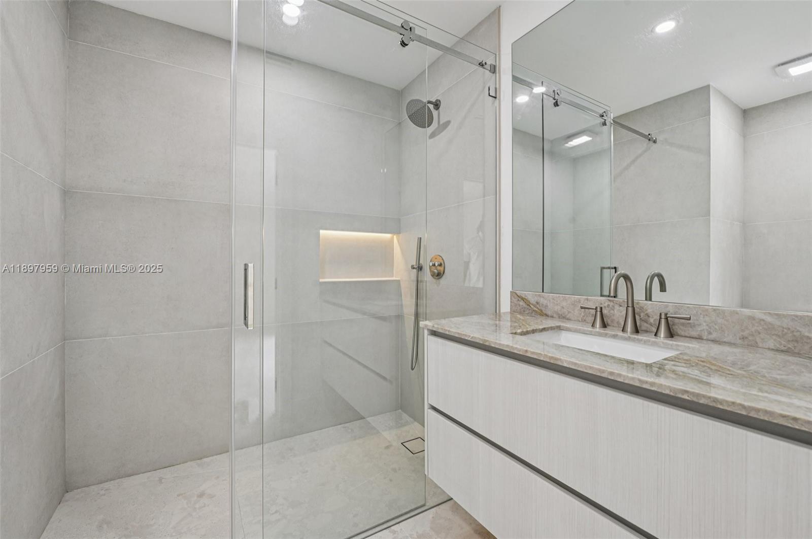 AVOCADO ACRES 1ST ADDN - Residential