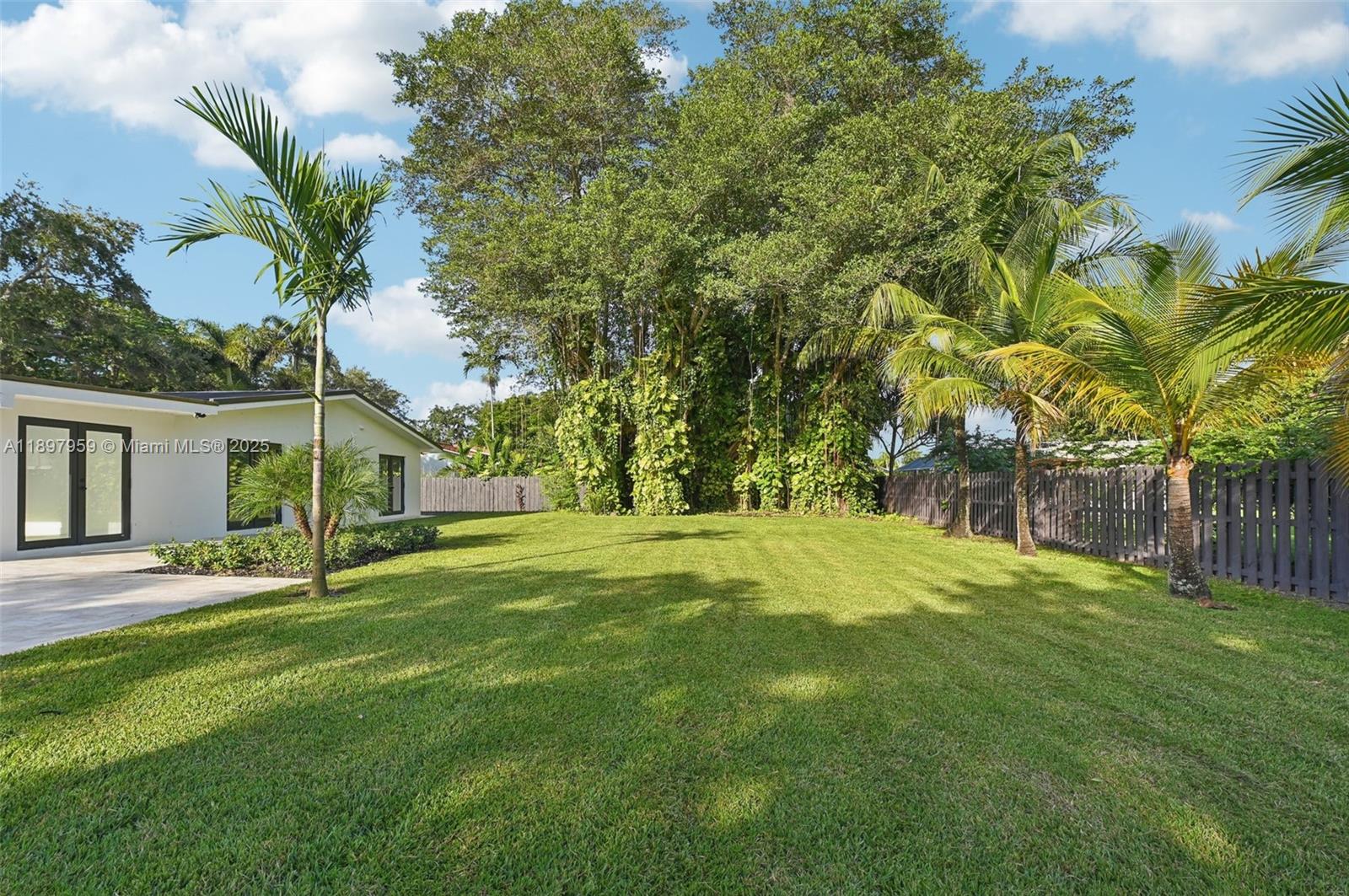 AVOCADO ACRES 1ST ADDN - Residential