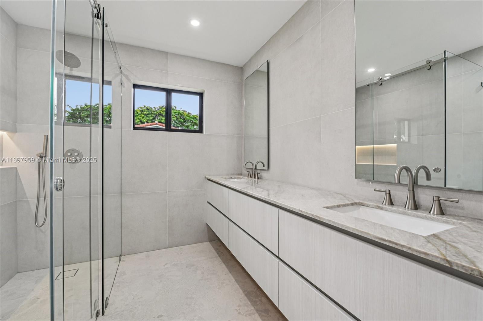 AVOCADO ACRES 1ST ADDN - Residential