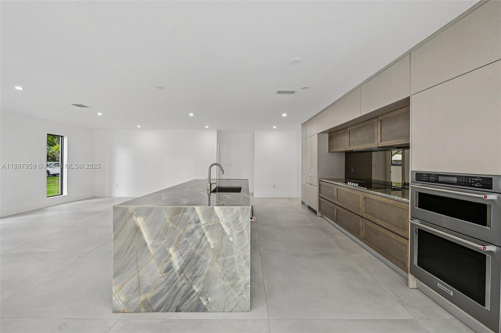 AVOCADO ACRES 1ST ADDN - Residential