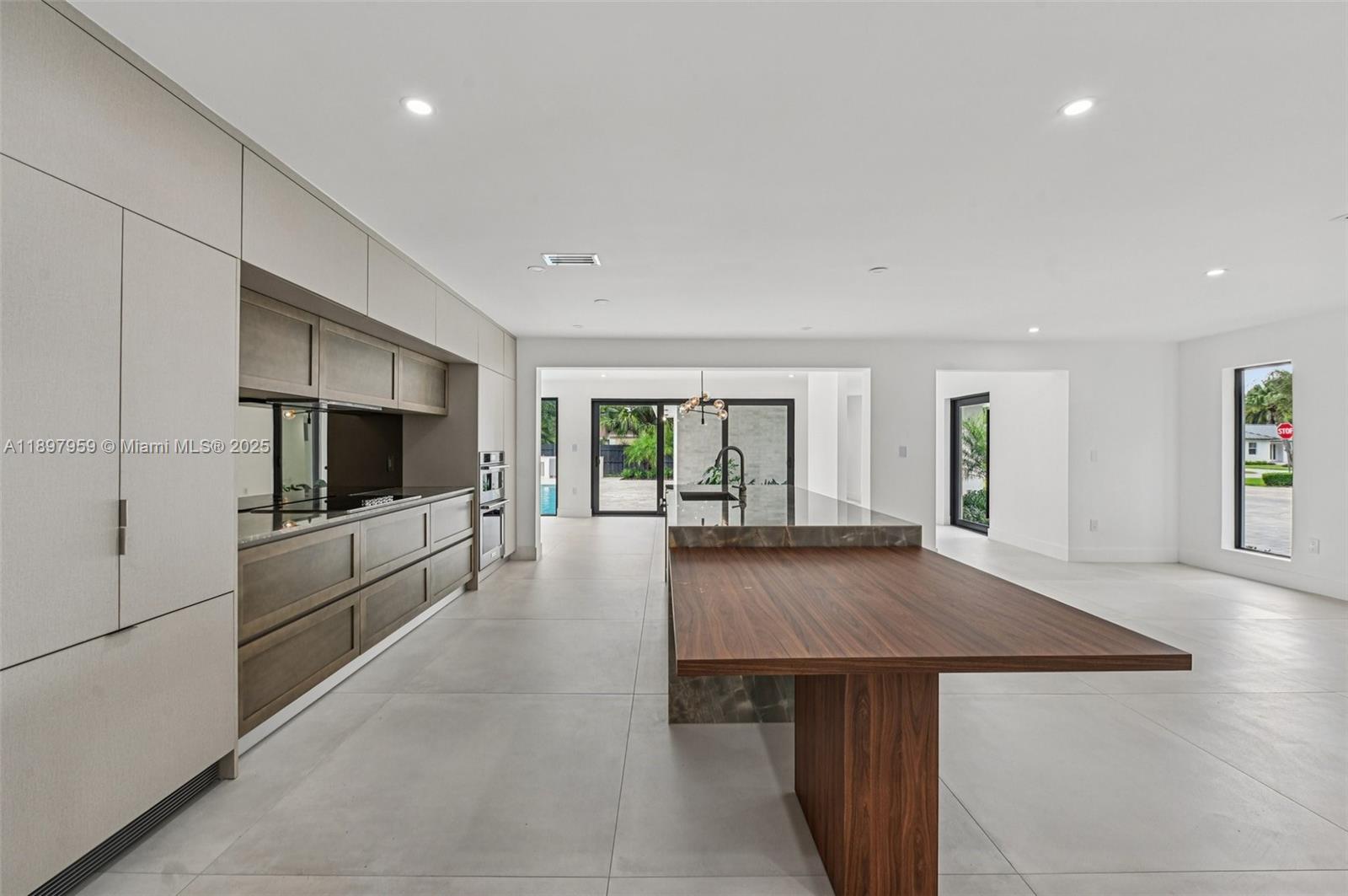 AVOCADO ACRES 1ST ADDN - Residential