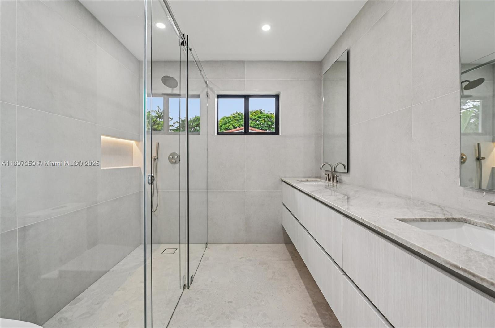 AVOCADO ACRES 1ST ADDN - Residential