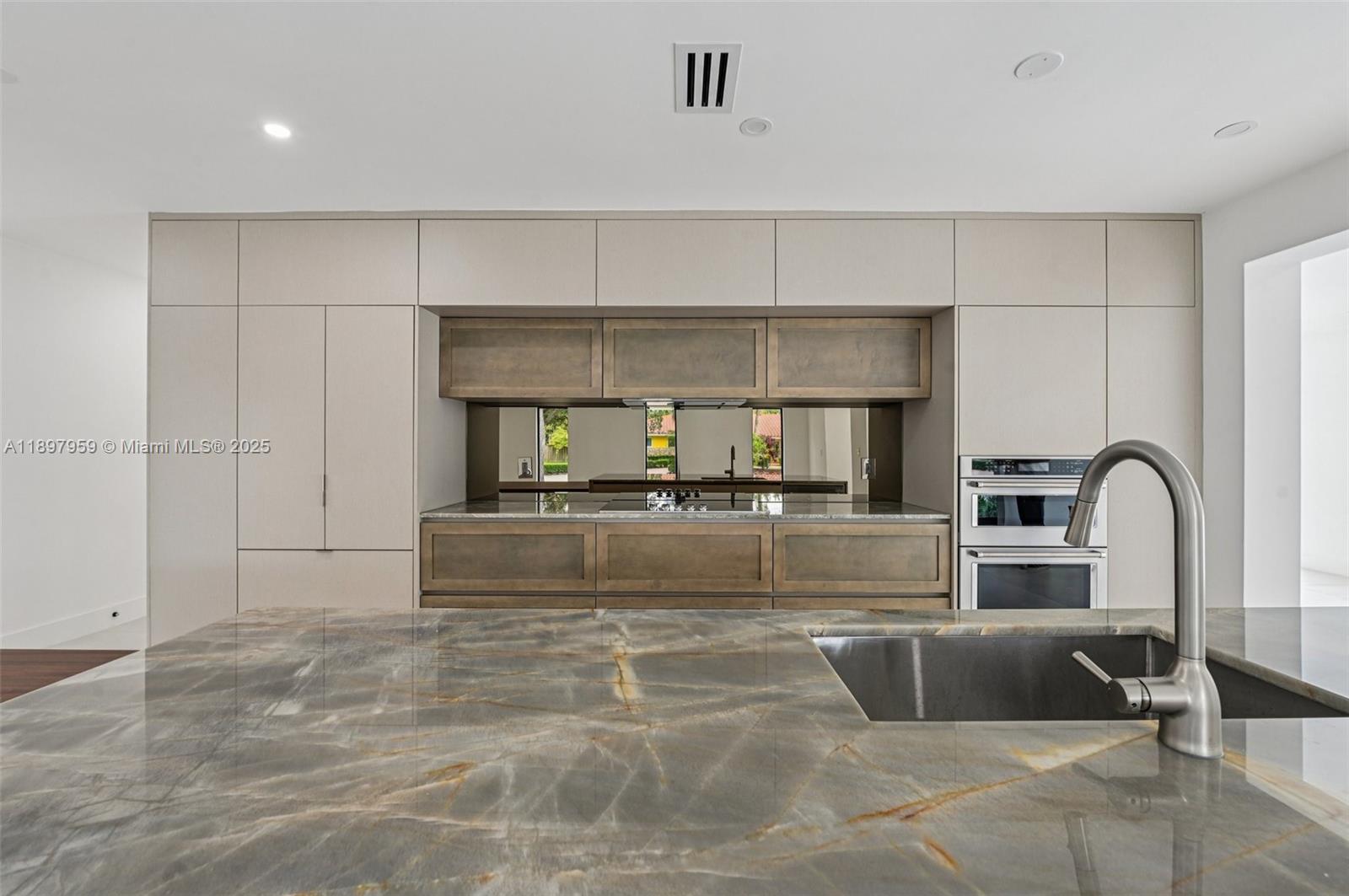 AVOCADO ACRES 1ST ADDN - Residential