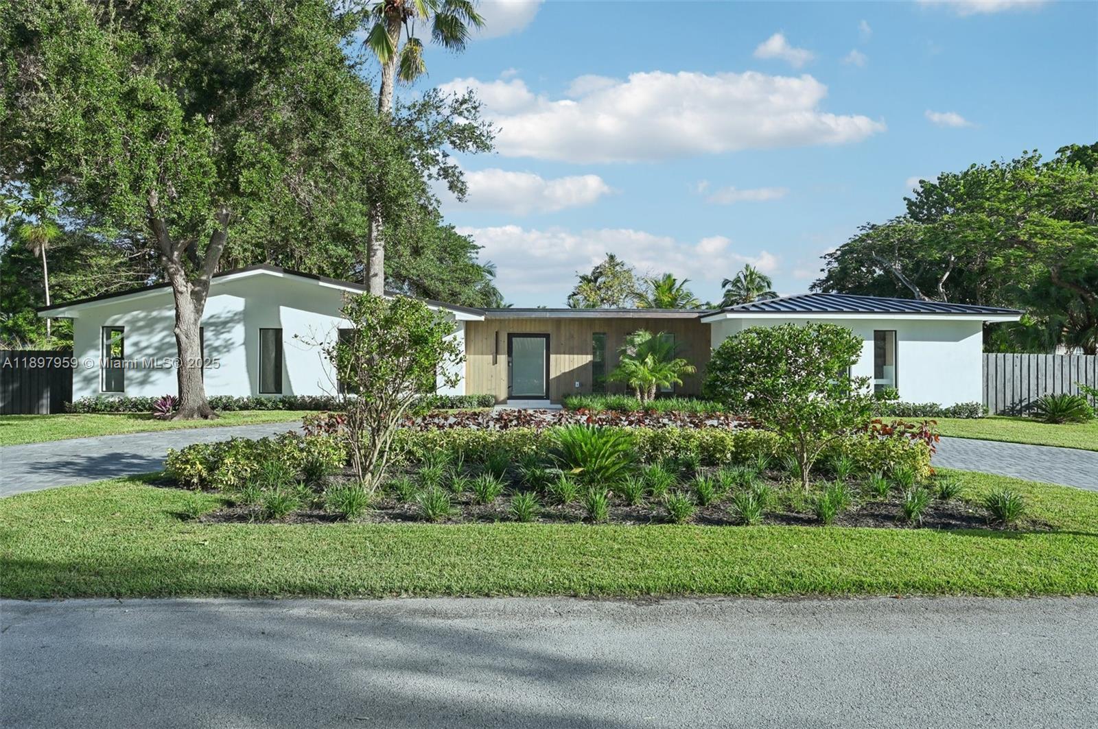 AVOCADO ACRES 1ST ADDN - Residential