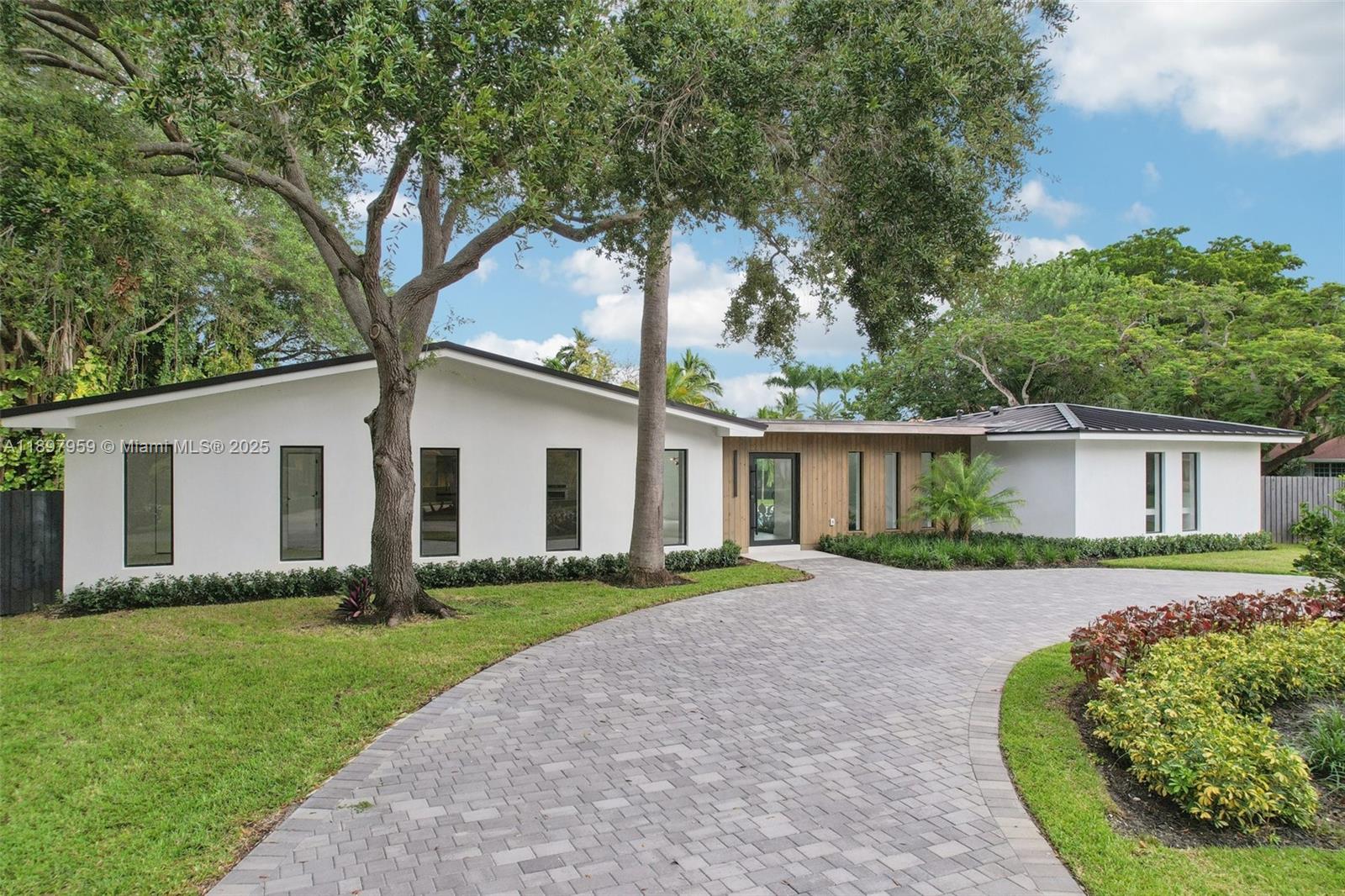 AVOCADO ACRES 1ST ADDN - Residential