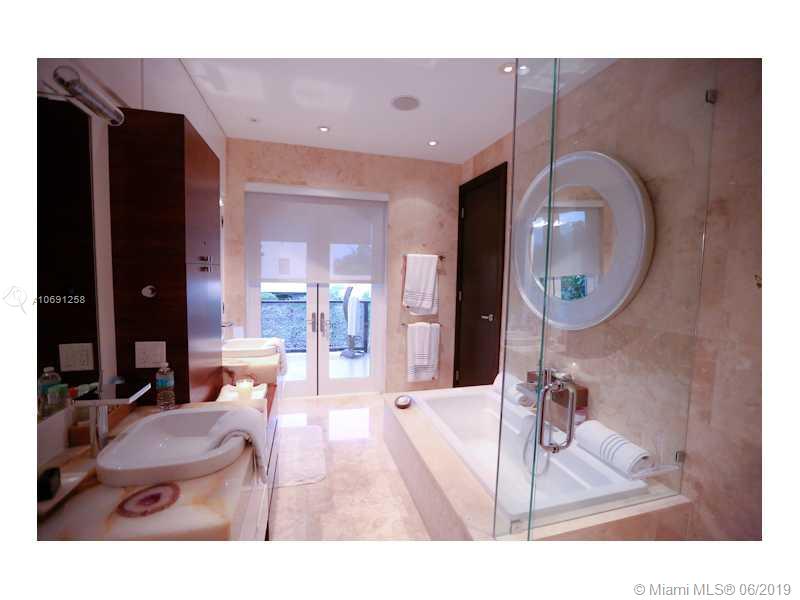 TROPICAL ISLE HOMES SUB 1 - Residential