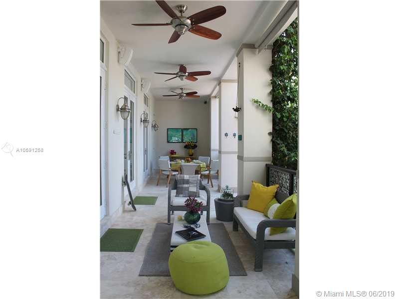 TROPICAL ISLE HOMES SUB 1 - Residential