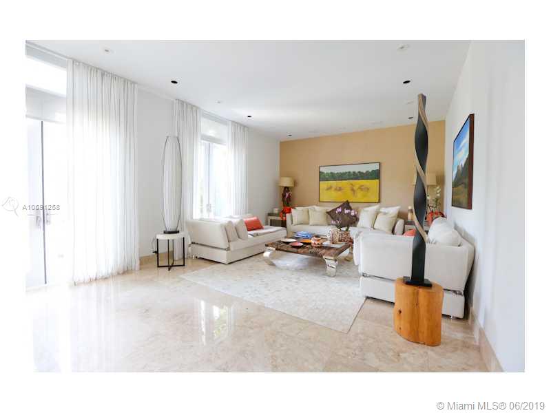 TROPICAL ISLE HOMES SUB 1 - Residential
