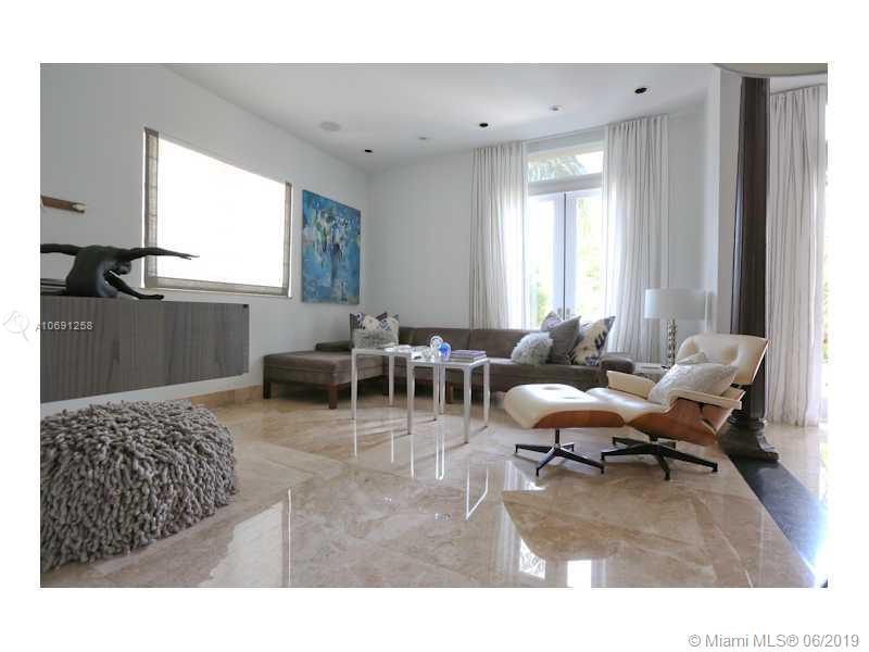 TROPICAL ISLE HOMES SUB 1 - Residential
