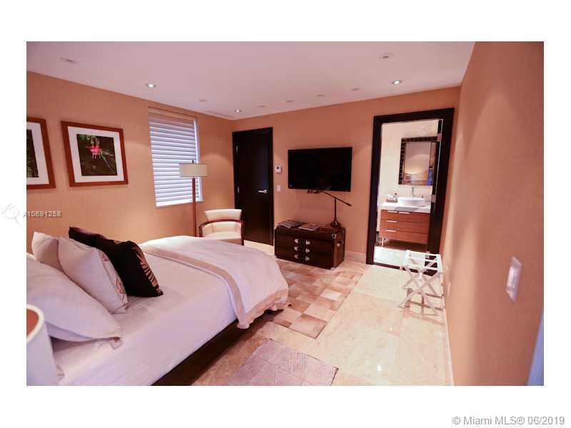 TROPICAL ISLE HOMES SUB 1 - Residential