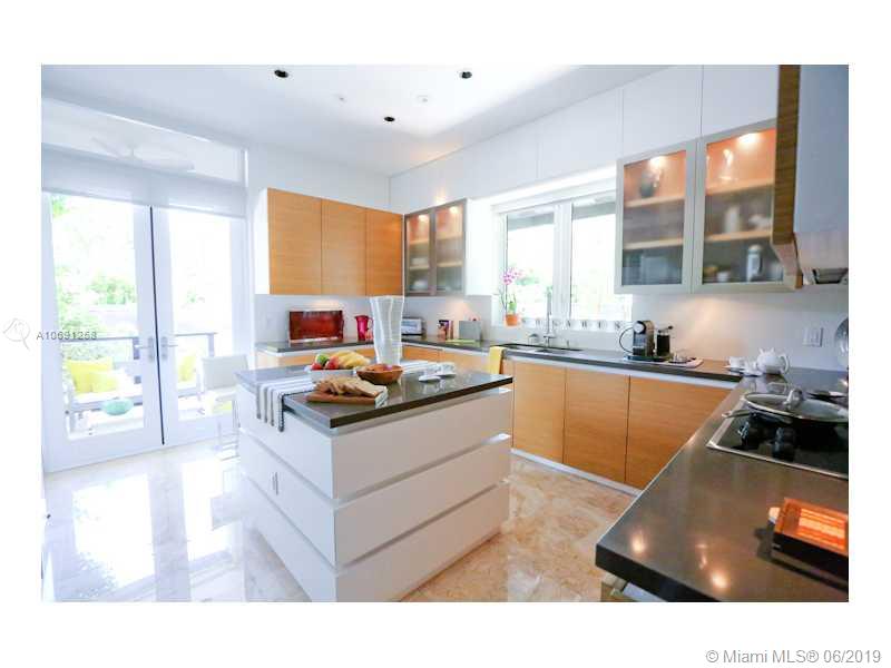 TROPICAL ISLE HOMES SUB 1 - Residential