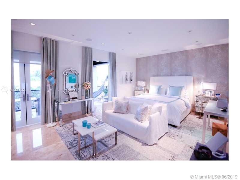 TROPICAL ISLE HOMES SUB 1 - Residential
