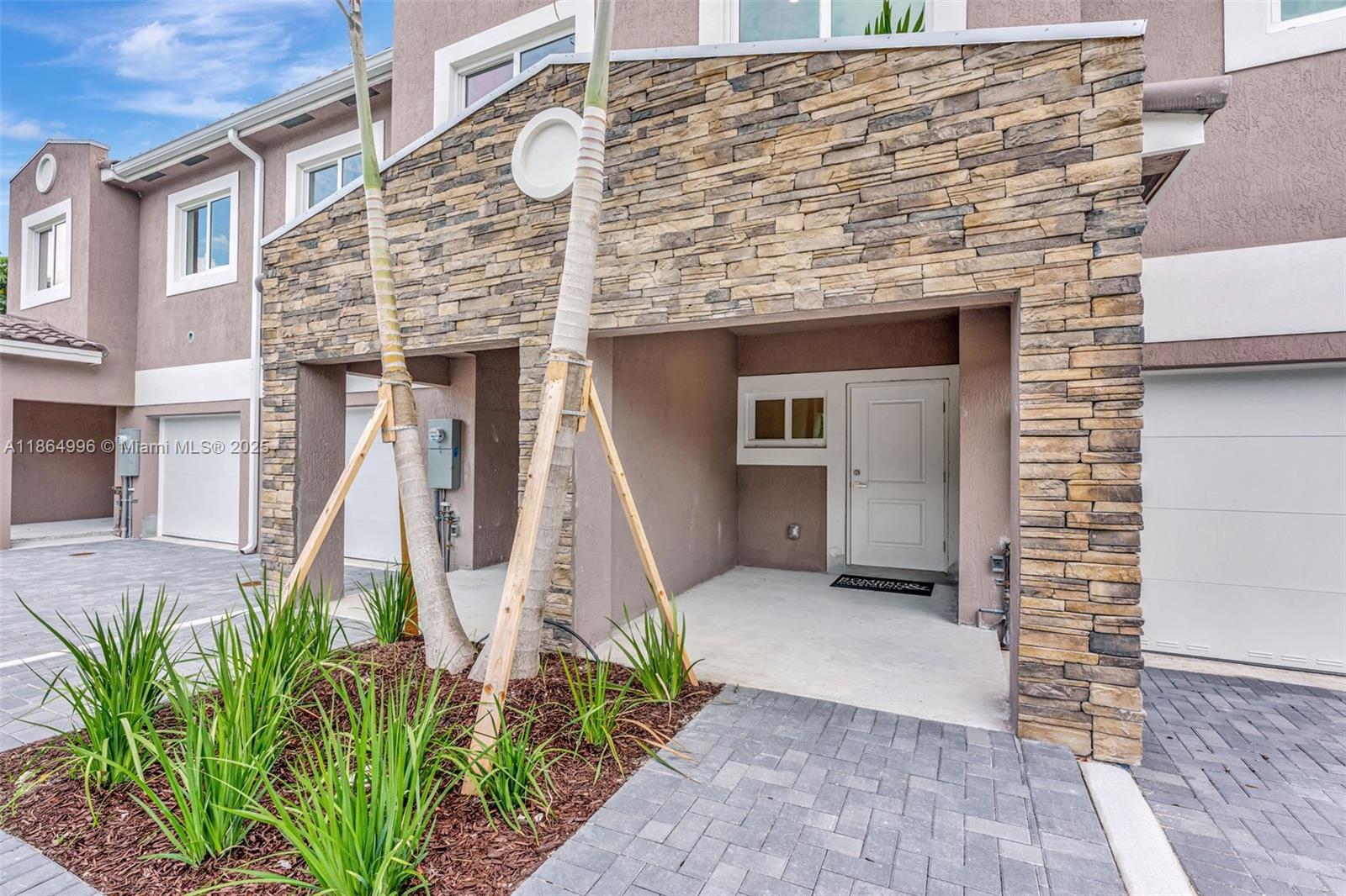 CORAL SPRINGS UNIVERSITY - Residential Lease