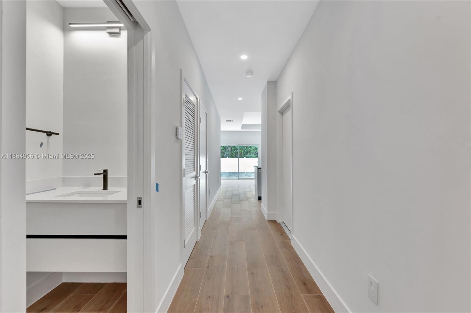 CORAL SPRINGS UNIVERSITY - Residential Lease