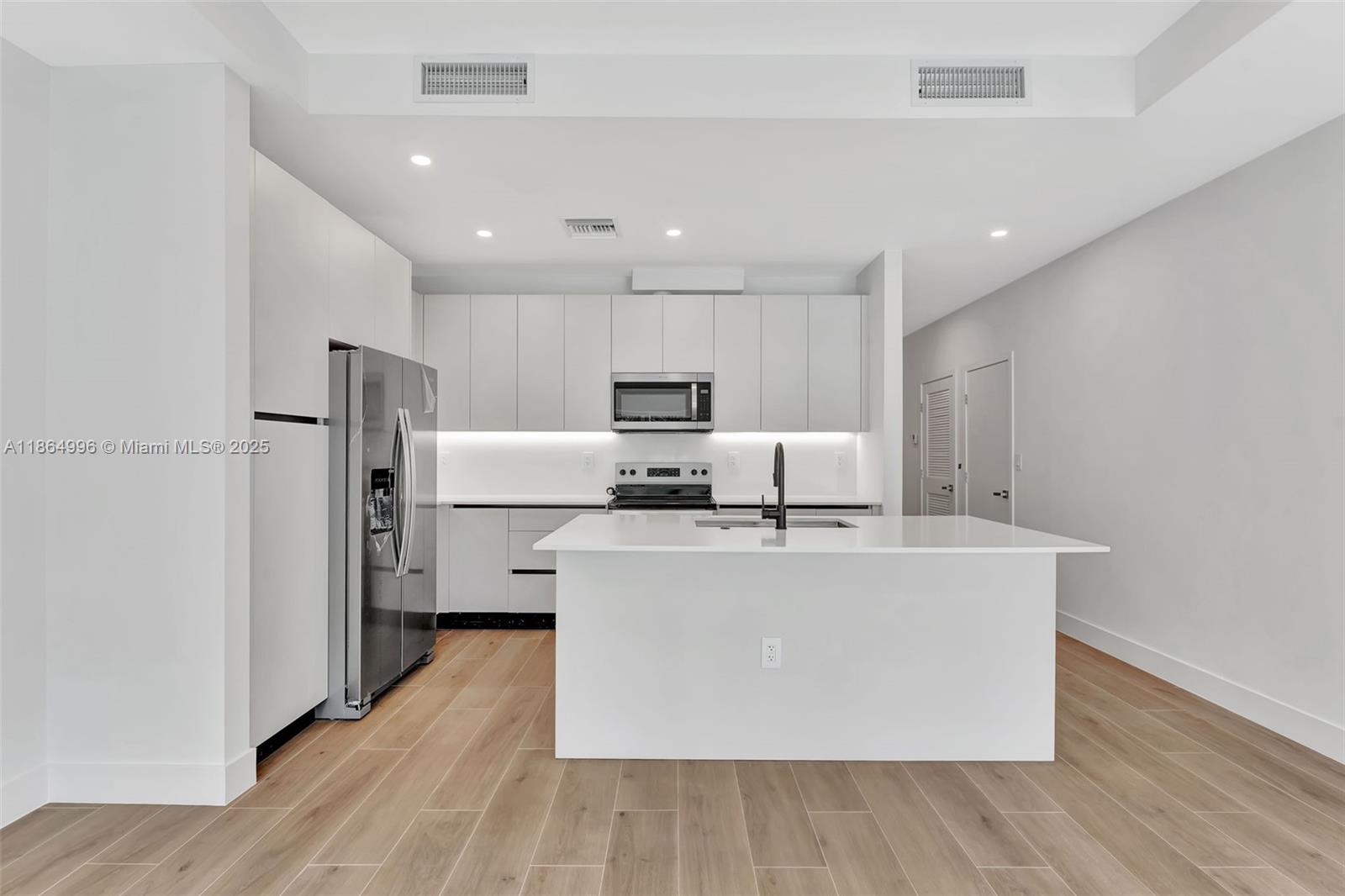 CORAL SPRINGS UNIVERSITY - Residential Lease