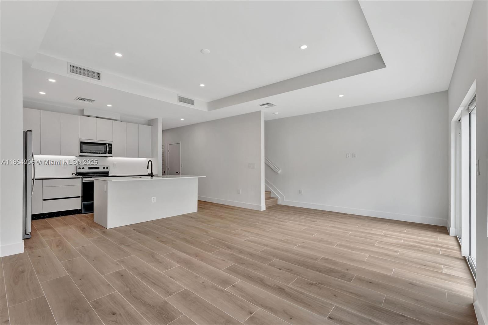 CORAL SPRINGS UNIVERSITY - Residential Lease