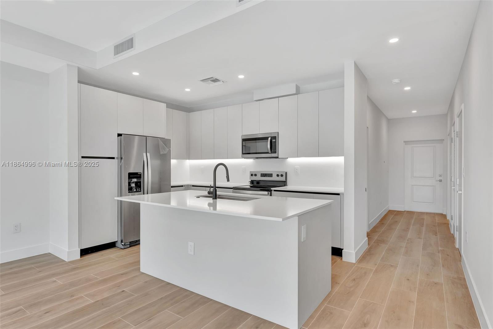 CORAL SPRINGS UNIVERSITY - Residential Lease