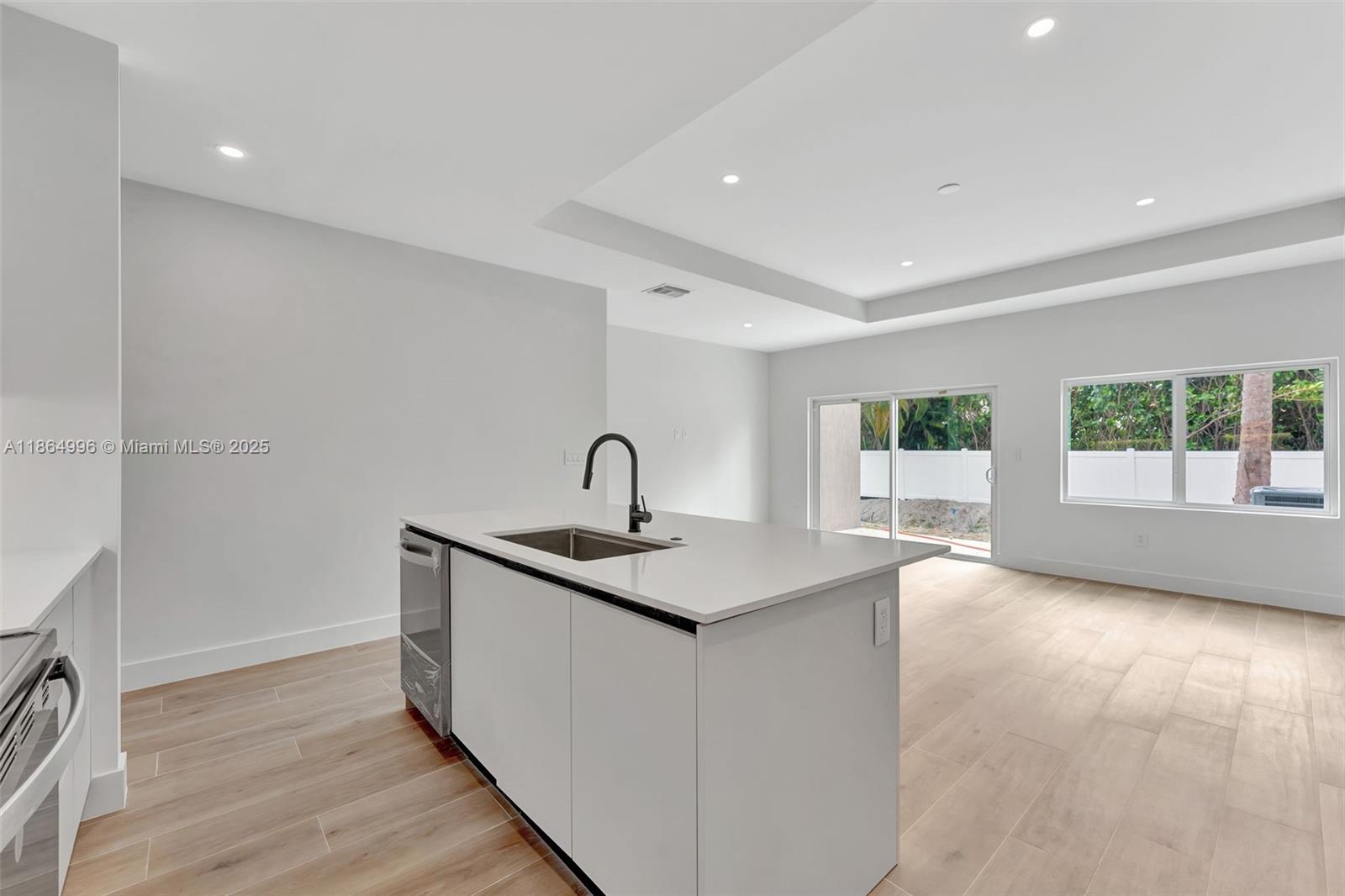 CORAL SPRINGS UNIVERSITY - Residential Lease