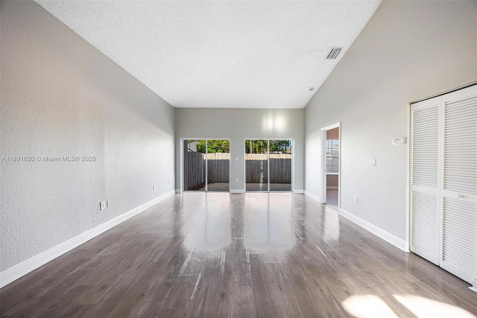 FOREST LAKES COUNTRY GARD - Residential