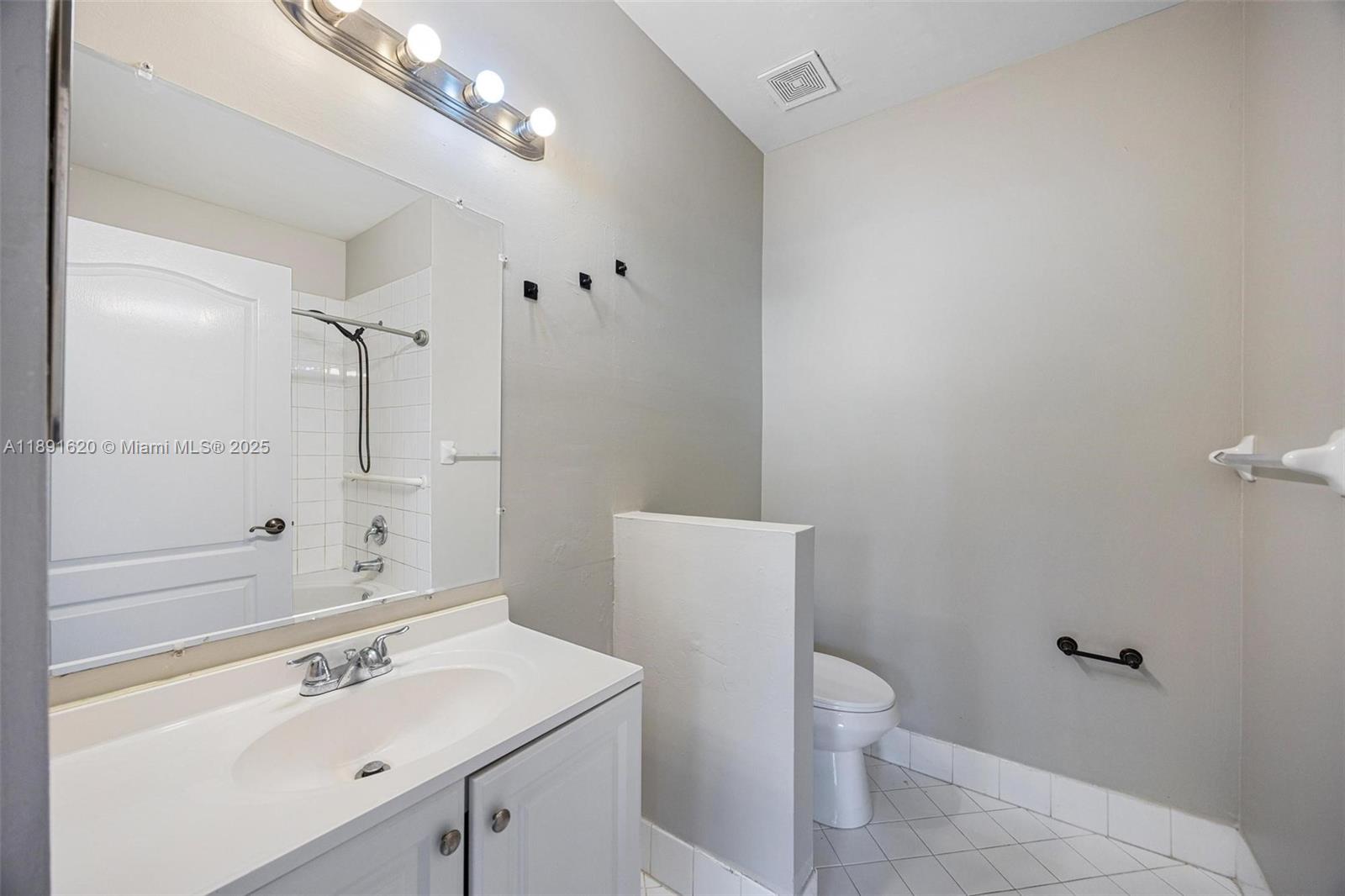 FOREST LAKES COUNTRY GARD - Residential