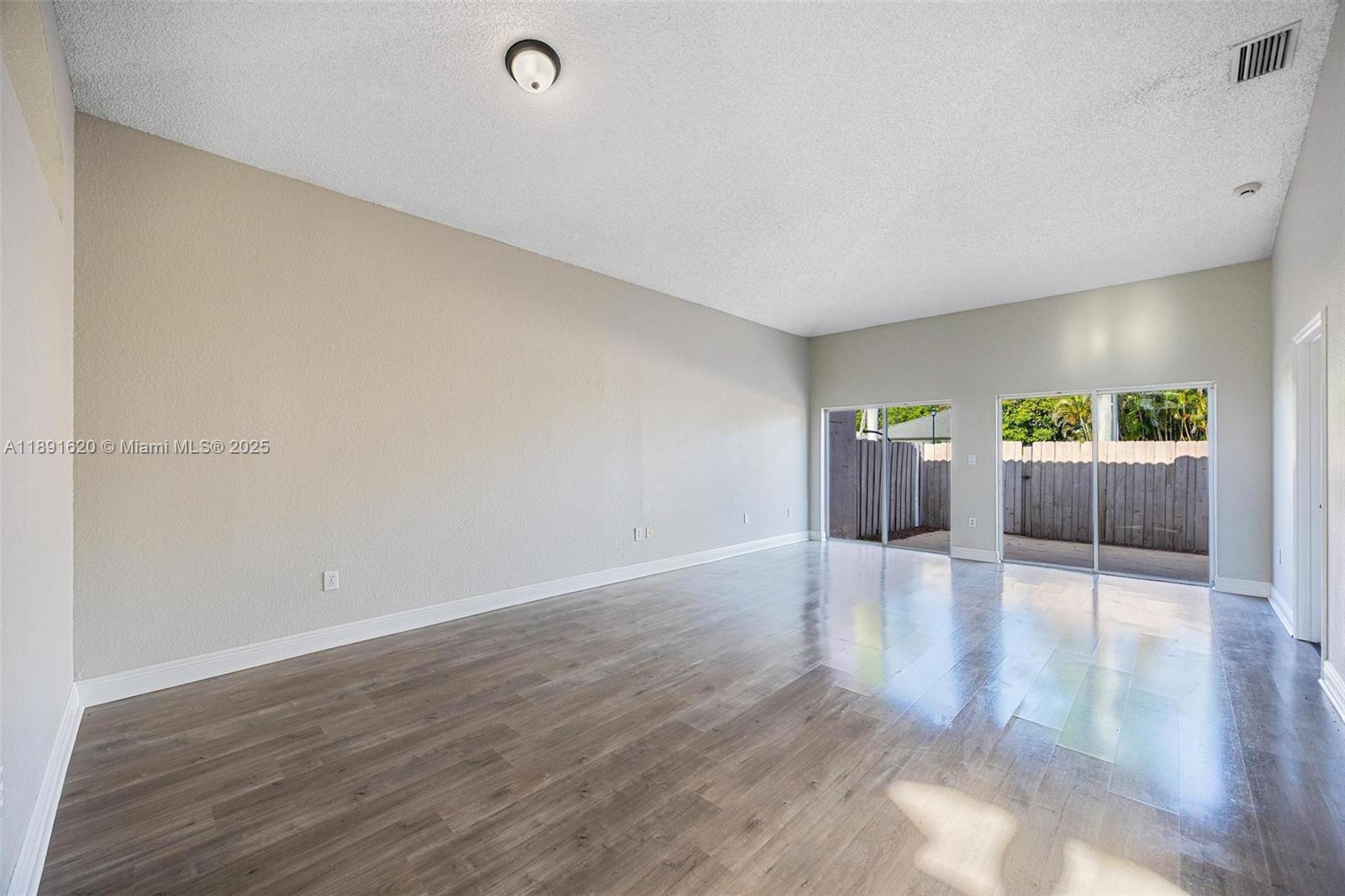 FOREST LAKES COUNTRY GARD - Residential