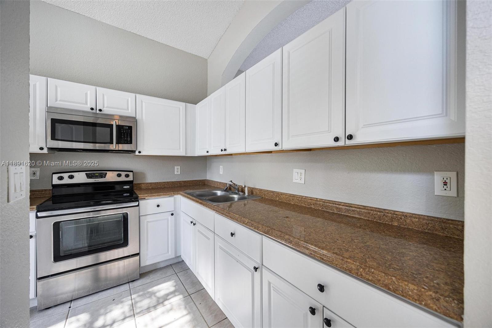 FOREST LAKES COUNTRY GARD - Residential