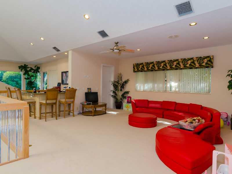 BAY COLONY SECTION OF THE - Residential