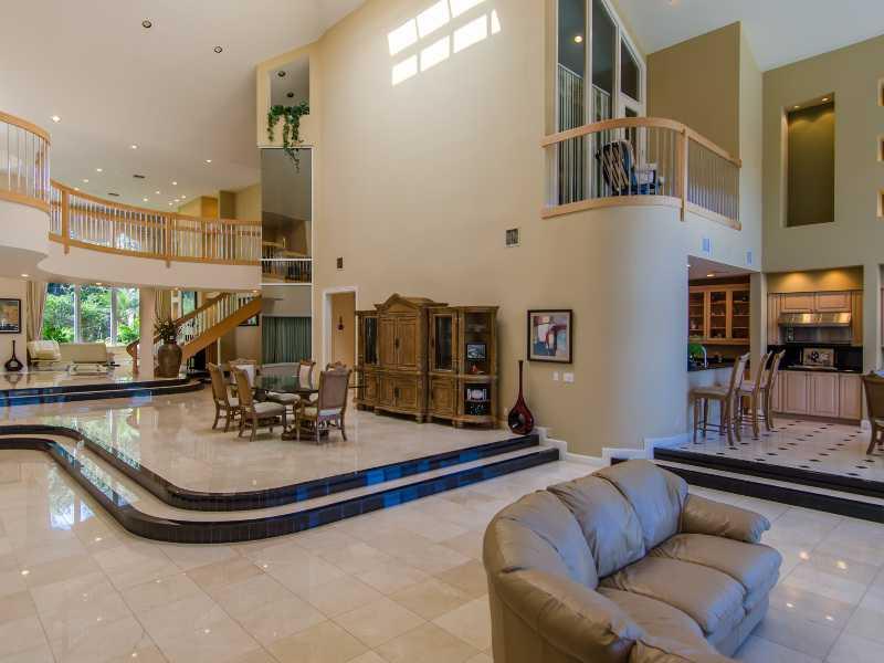 BAY COLONY SECTION OF THE - Residential