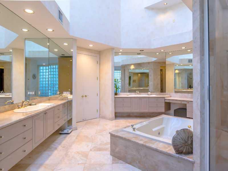 BAY COLONY SECTION OF THE - Residential