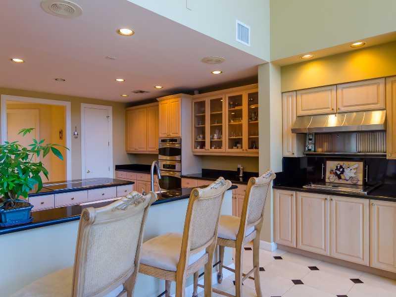 BAY COLONY SECTION OF THE - Residential