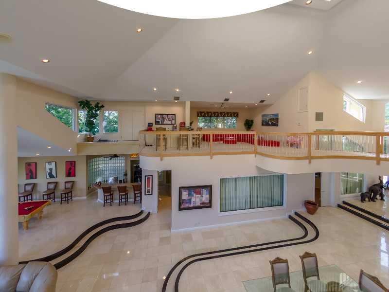 BAY COLONY SECTION OF THE - Residential