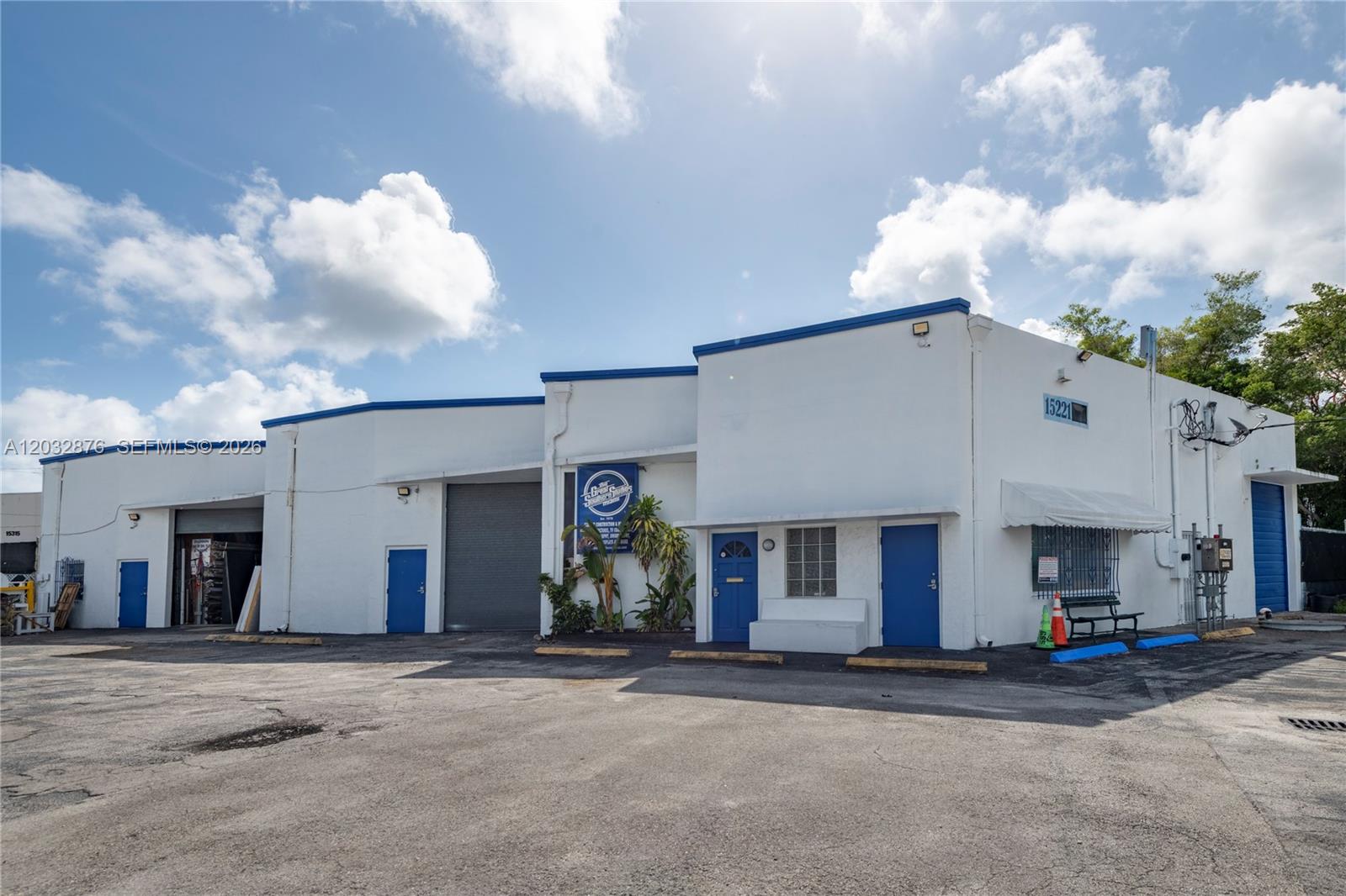 15221 NE 21st Ave - Image 1