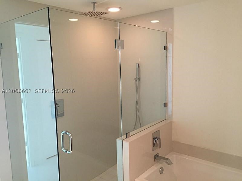 1100 S MIAMI AV 3908