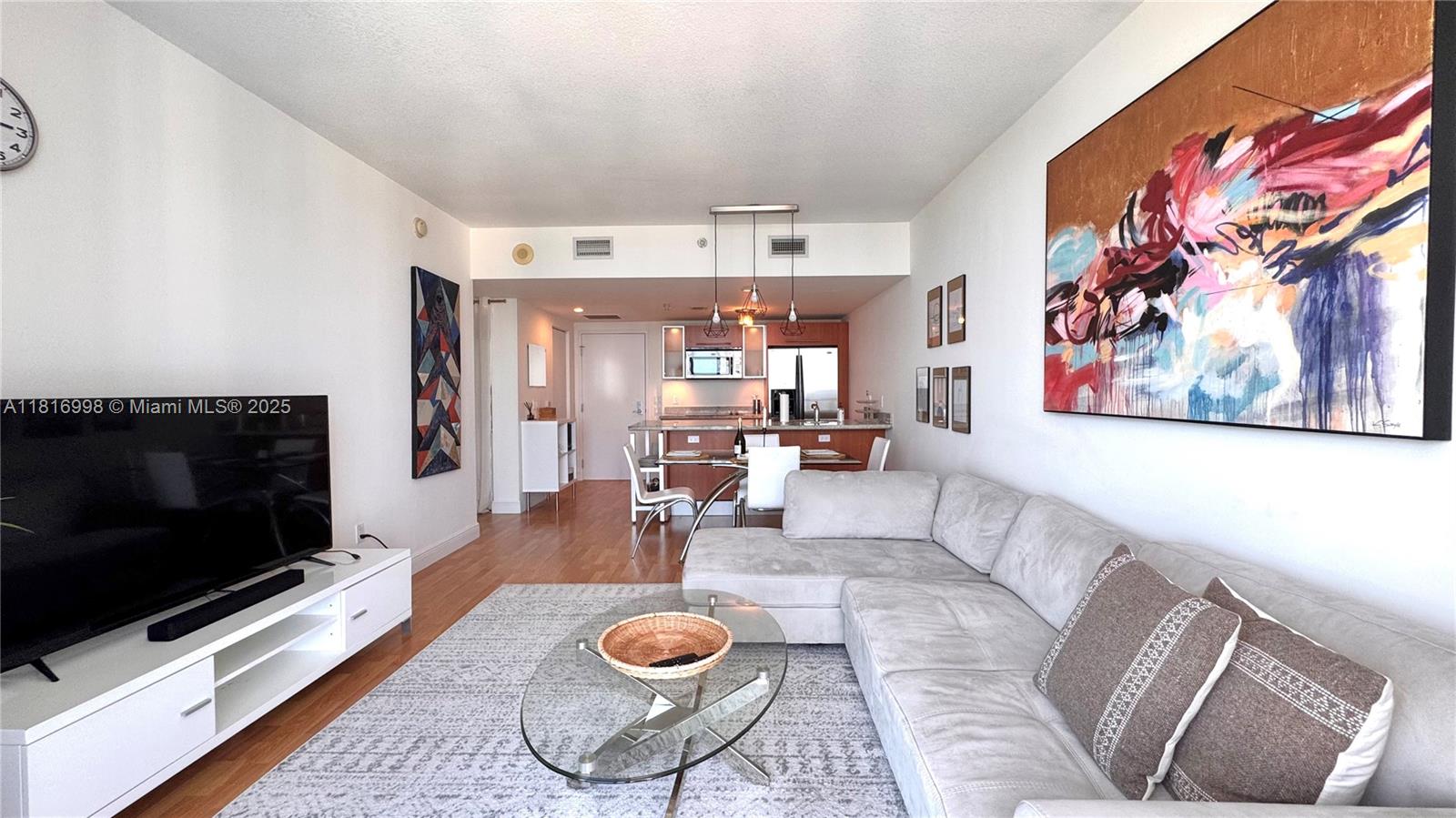 185 Sw 7th St 3908, Miami, Broward County, Florida - 1 Bedrooms  
1 Bathrooms - 