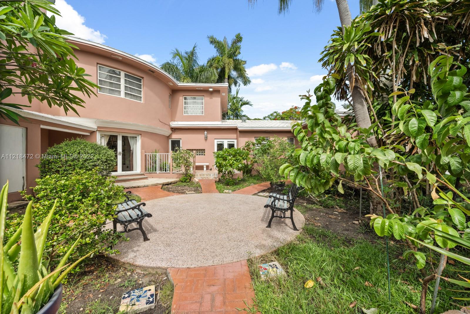 BELLE MEADE - Residential