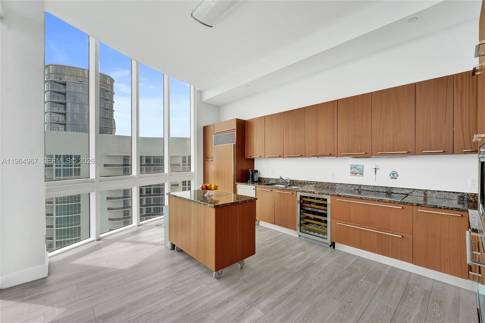 TDR TOWER II CONDO - Residential