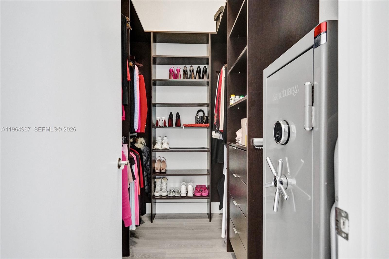 TDR TOWER II CONDO - Residential