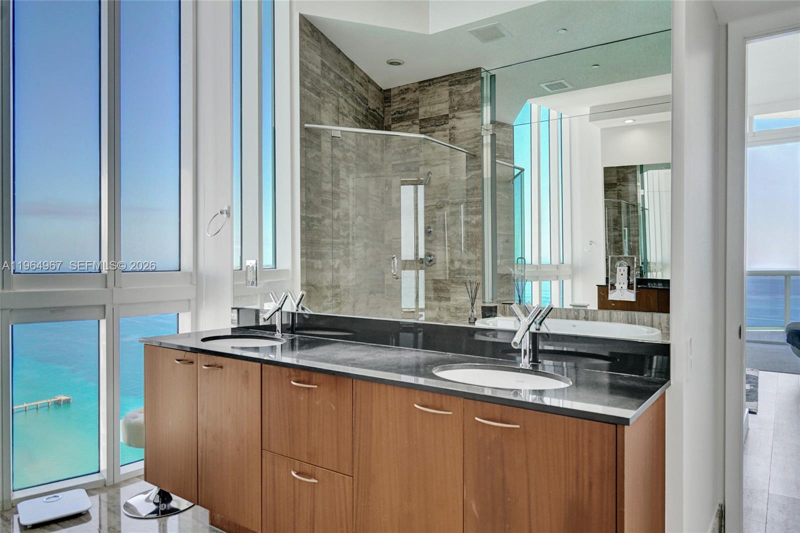 TDR TOWER II CONDO - Residential