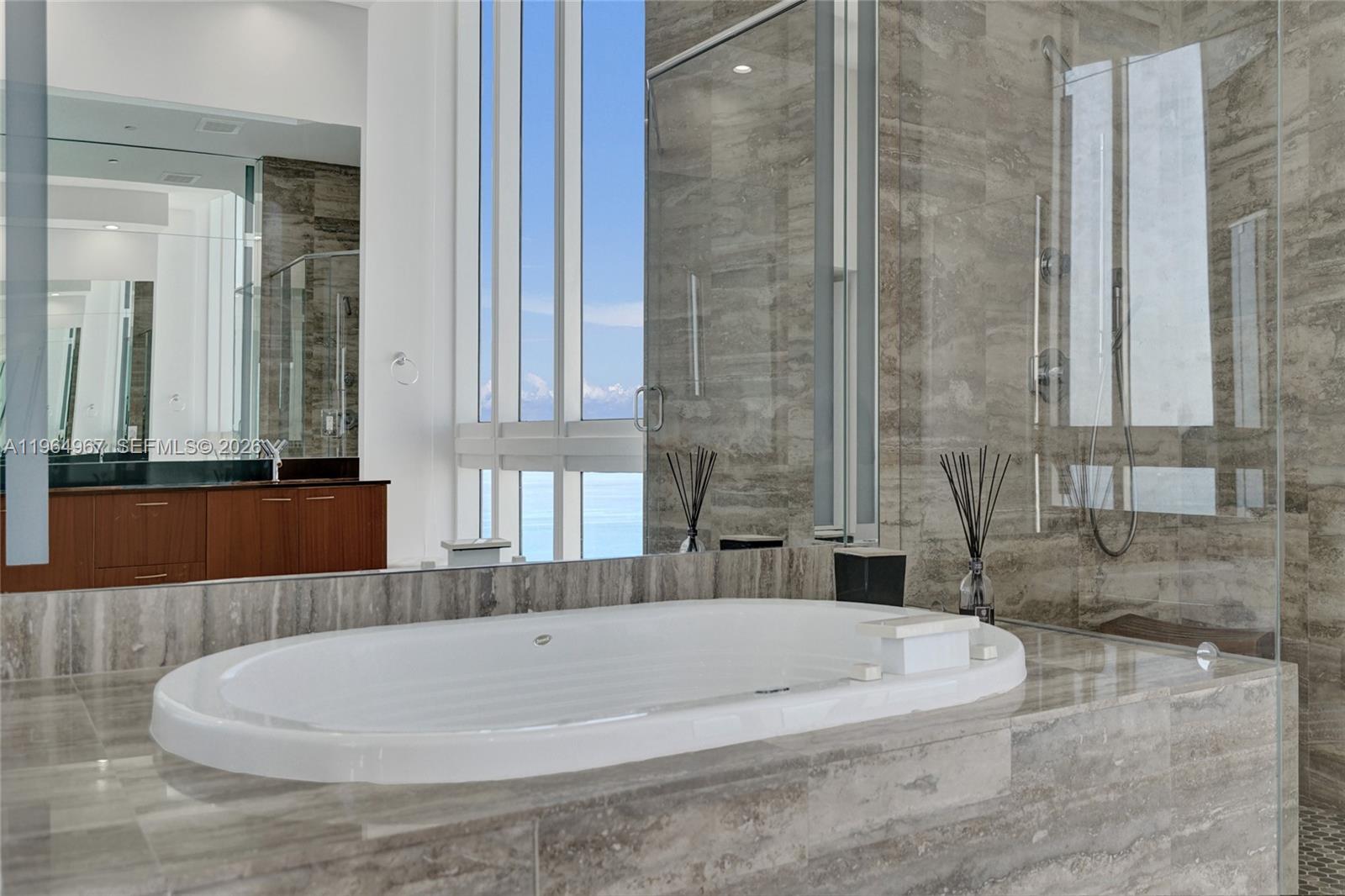 TDR TOWER II CONDO - Residential