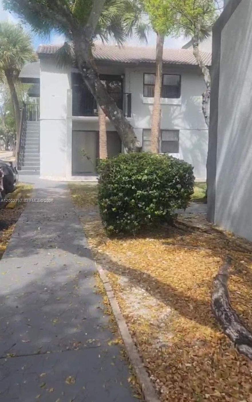 Beautiful and cozy 1-bedroom, 1-bathroom apartment located on the first floor, featuring tile flooring throughout with laminate wood floors in the bedroom for added comfort. This well-maintained unit offers the convenience of an in-unit washer and dryer and a functional, inviting layout. Situated in a secure, well-kept community, it includes one assigned parking space with the option for a second vehicle, along with access to amenities such as a gym, clubhouse, and tennis courts. Ideally located near major expressways, shopping, dining, and more, this is a fantastic opportunity in a prime location—you’ll love it.