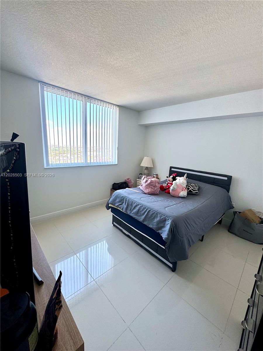 TERRAZAS RIVERPARK VILLAG - Residential