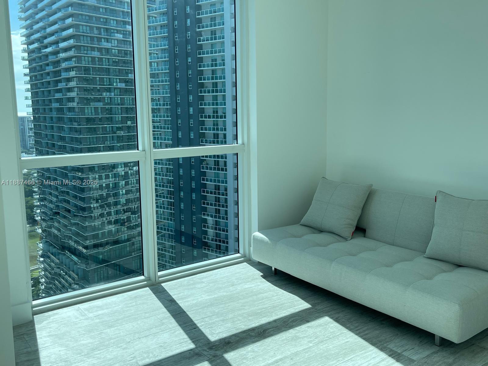 1080 Brickell Ave 2700