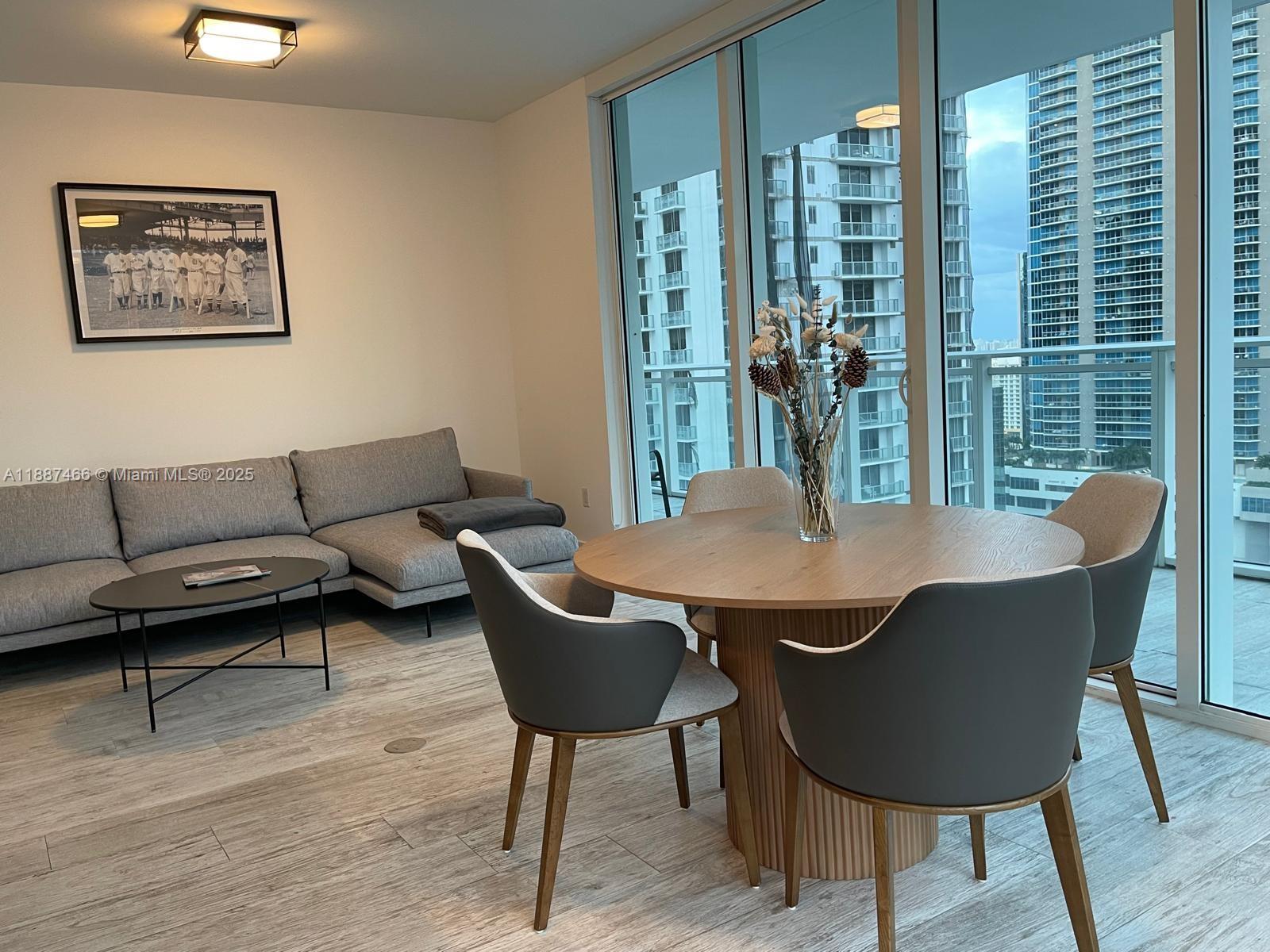 1080 Brickell Ave 2700