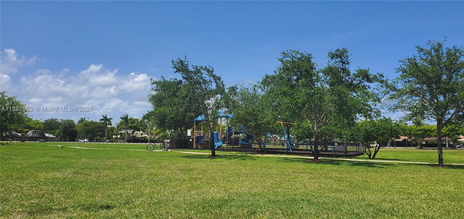 THE COURTS AT BAYSHORE I - Residential Lease