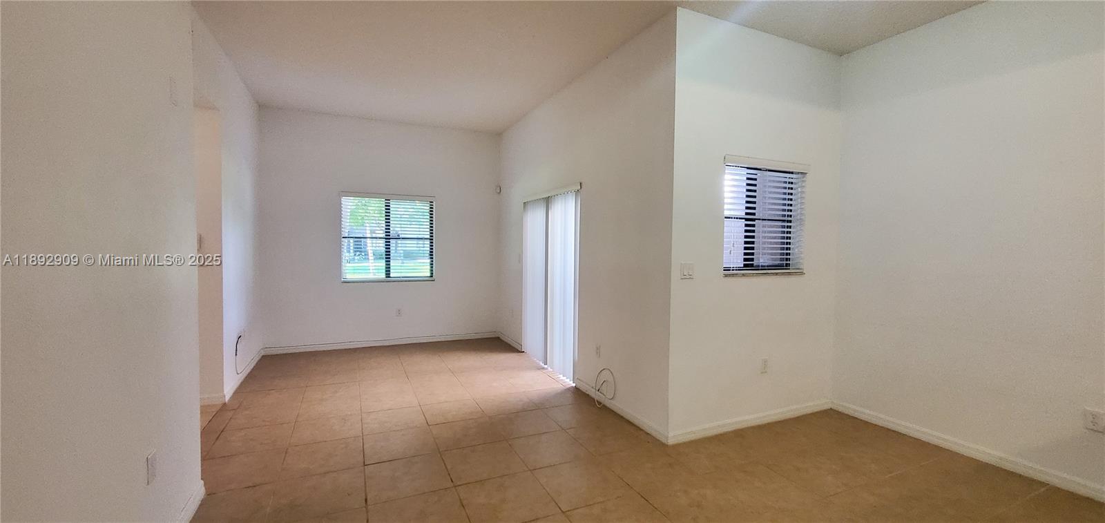 THE COURTS AT BAYSHORE I - Residential Lease