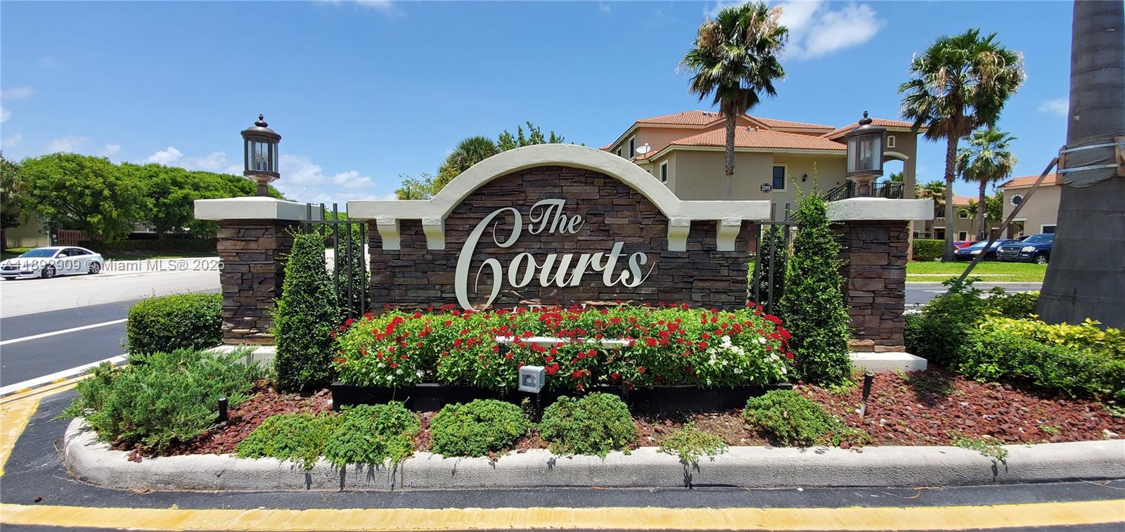 THE COURTS AT BAYSHORE I - Residential Lease